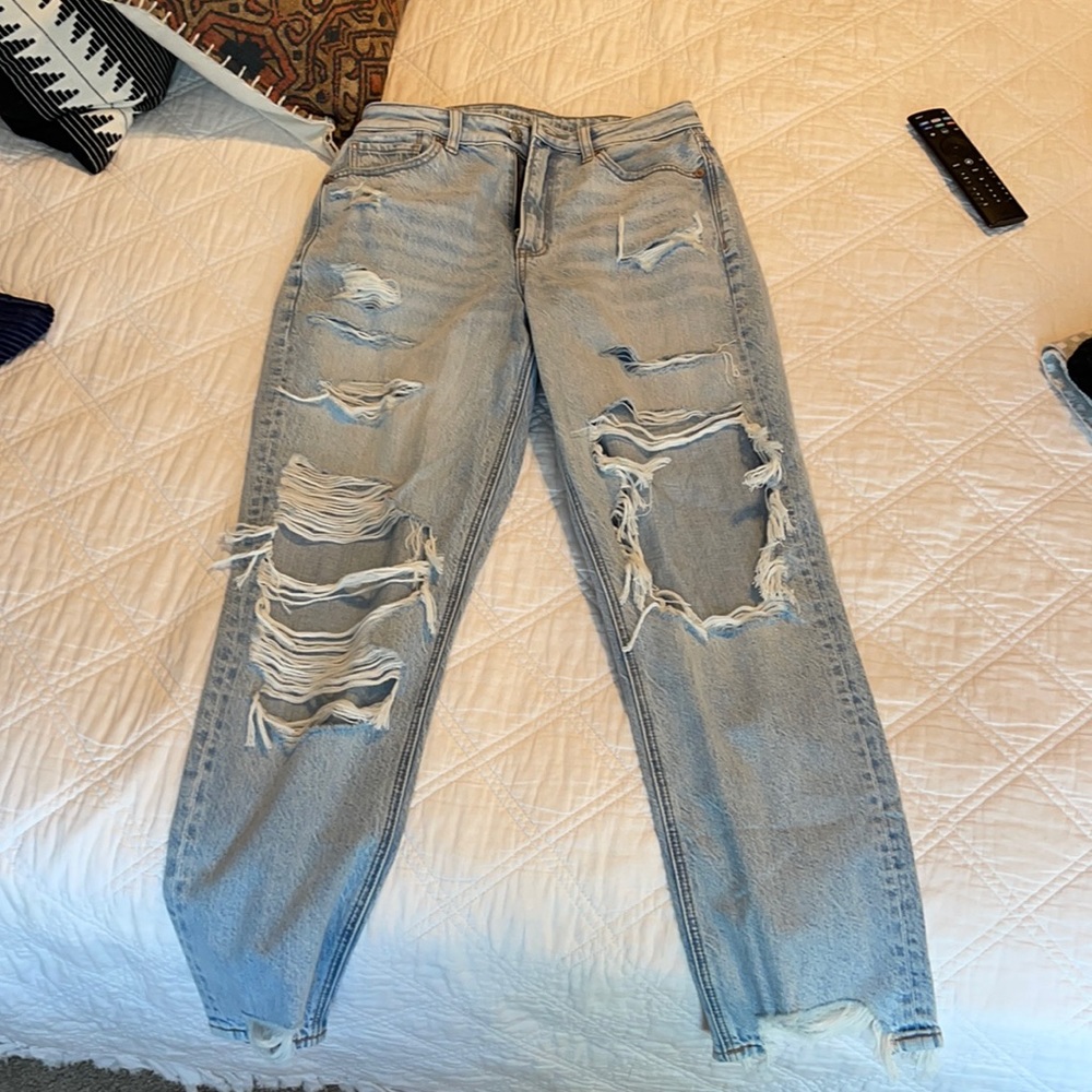 American Eagle mom jeans, size 6